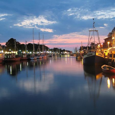 Ferienhaus Am Yachthafen, Moewe Apartment Rostock Ngoại thất bức ảnh